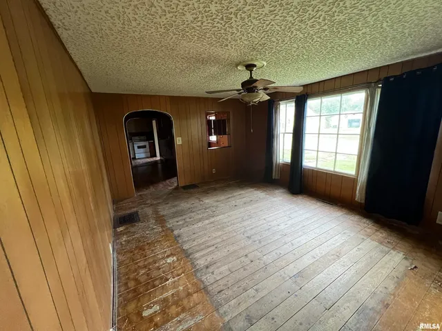 $49,900 | 14084 East Il Highway, Cuba, IL 61427