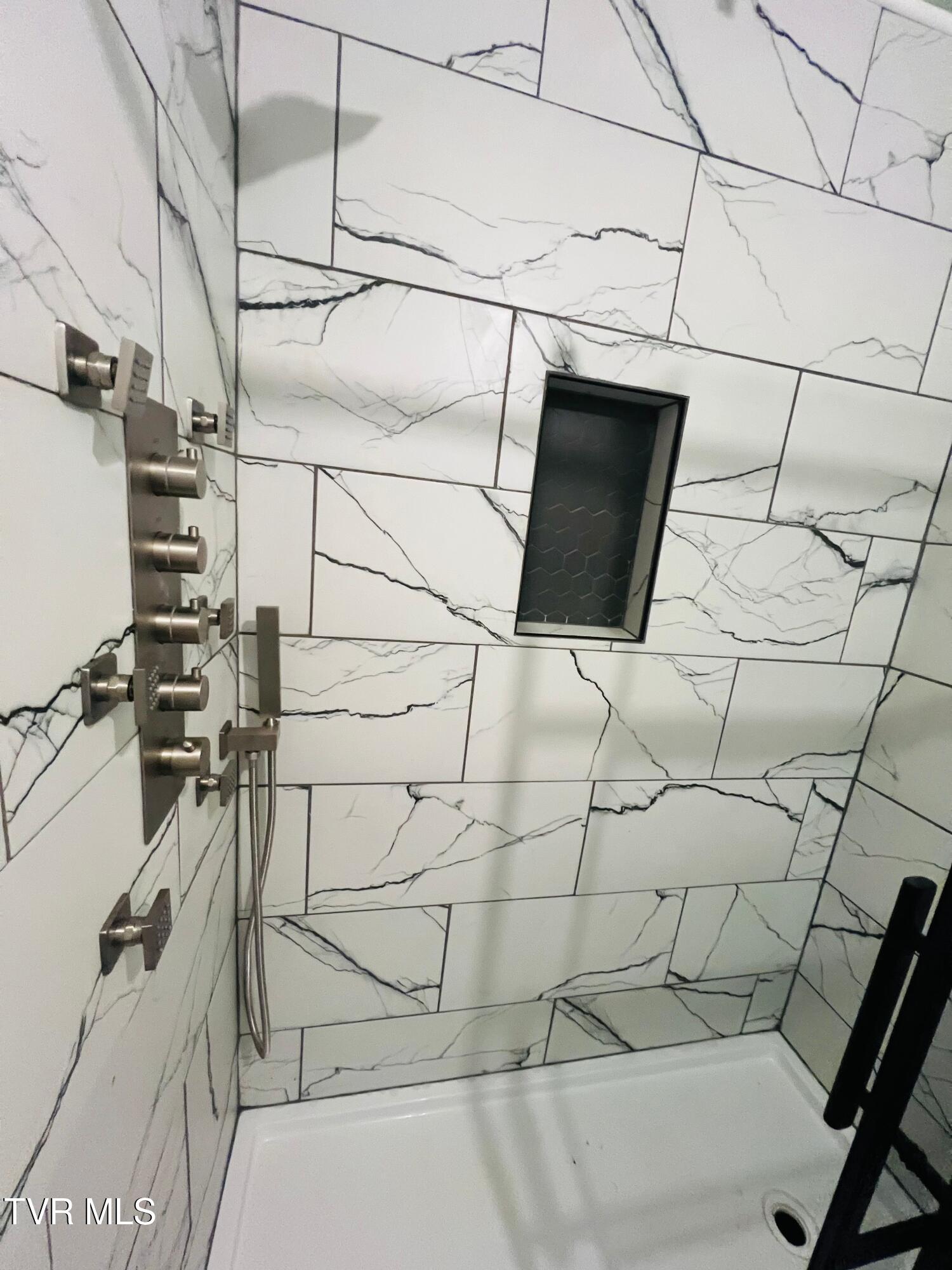 257 Broyles Road Bristol, TN 37620 - Photo 9 of 20 1000041666