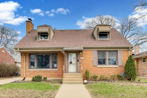 $385,000 | 9309 S Lawndale Avenue, Evergreen Park, IL 60805