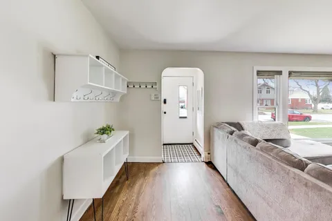 $385,000 | 9309 S Lawndale Avenue, Evergreen Park, IL 60805