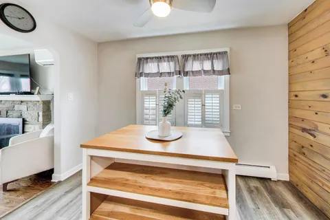 $385,000 | 9309 S Lawndale Avenue, Evergreen Park, IL 60805