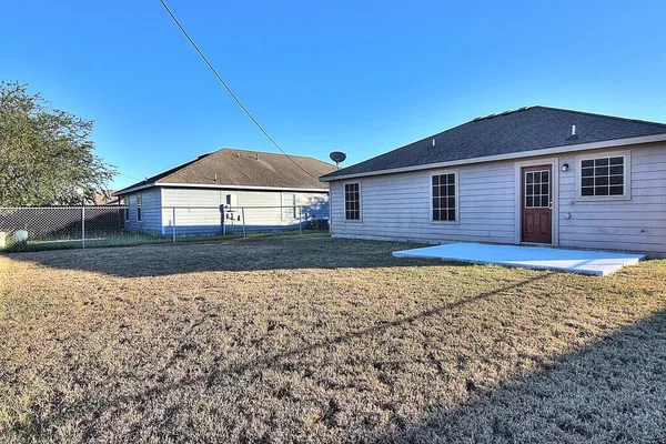 $1,695 | 2910 Santa Ana Street, Corpus Christi, TX 78415