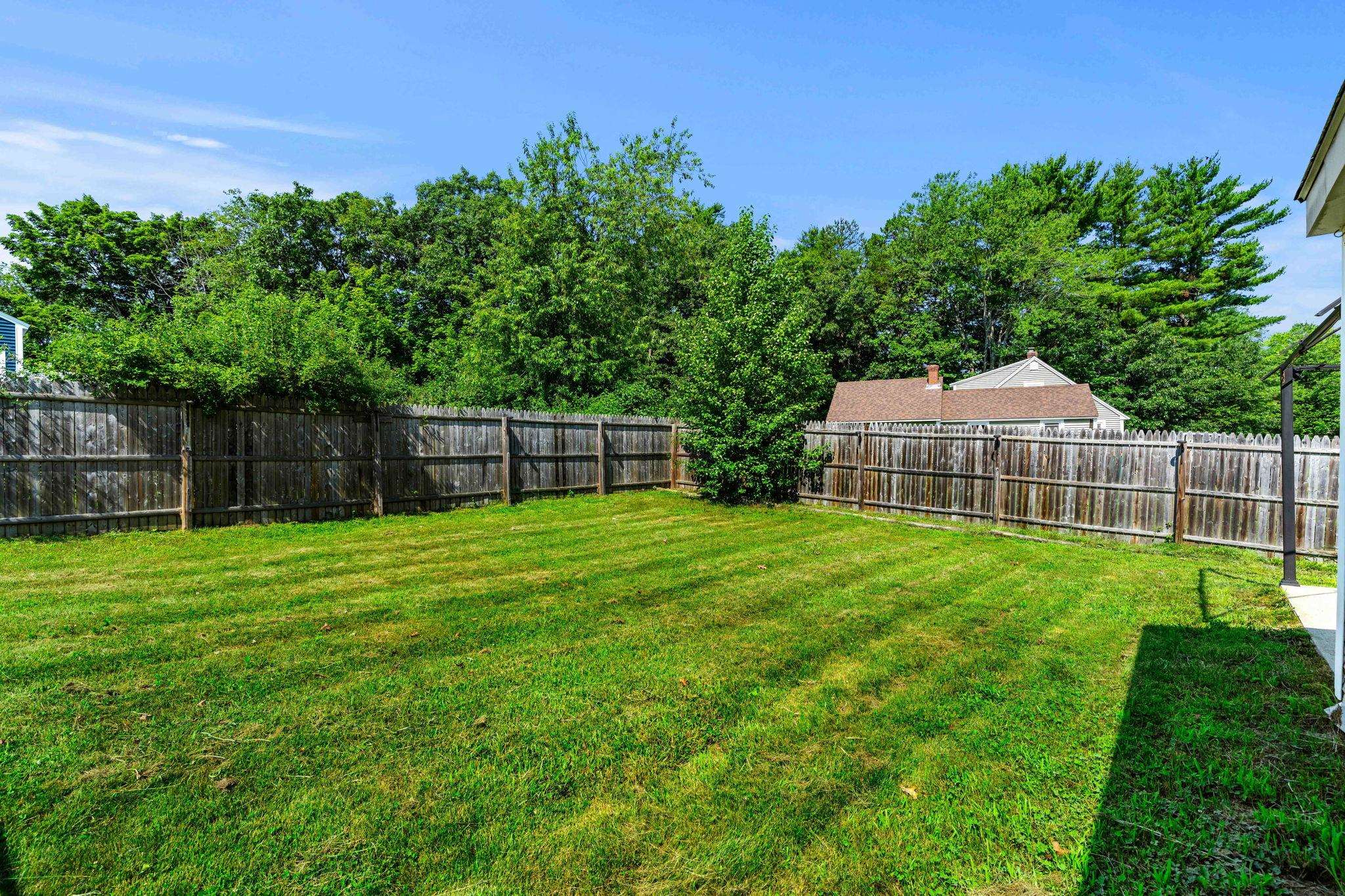 28 McDuffee Street Rochester, NH 03867 - Photo 7 of 25