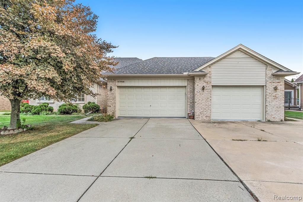47946 Sugarbush Road New Baltimore, MI 48047 - Photo 1 of 34