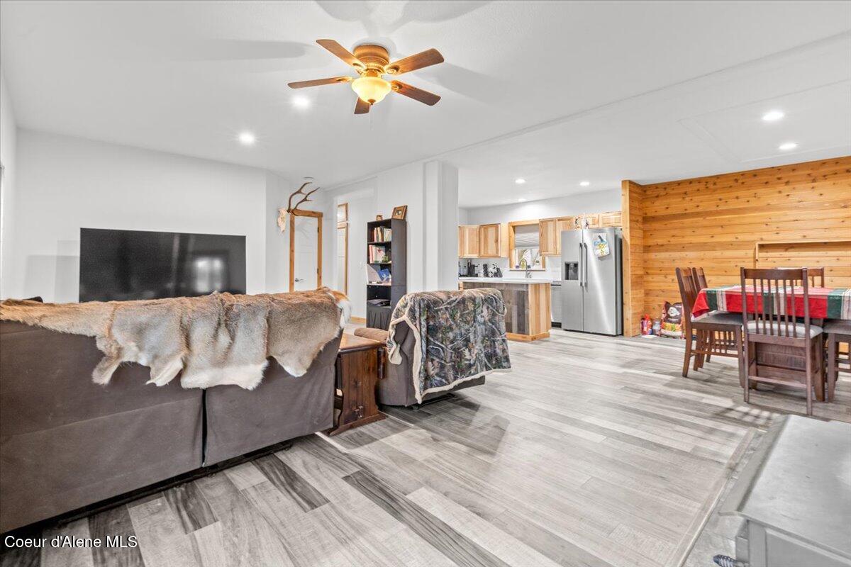 17110 West Santiago Circle Hauser, ID 83854 - Photo 6 of 28 06-IMG_5909