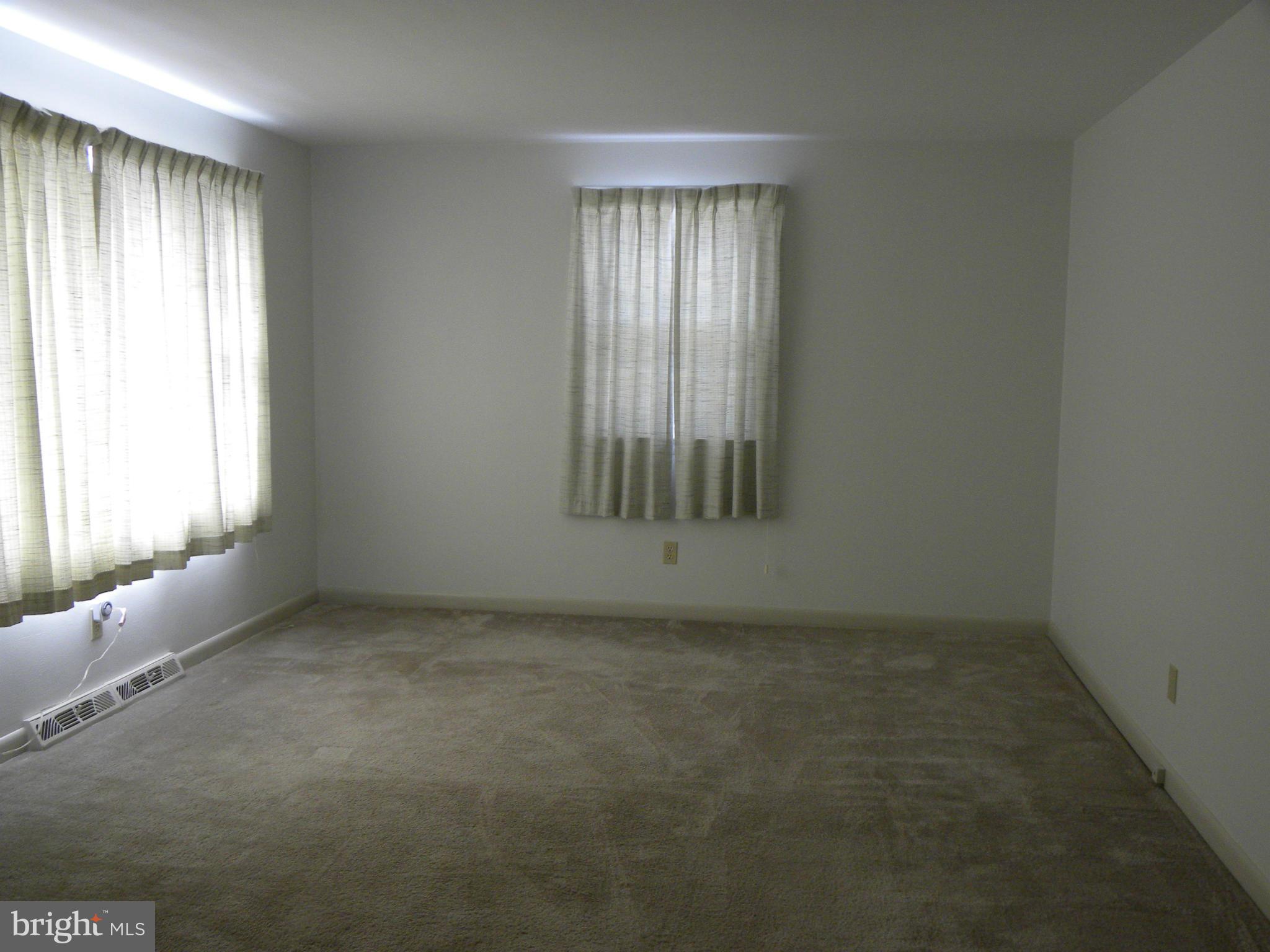 161 Riddle Road Chambersburg, PA 17201 - Photo 3 of 7 Living Room