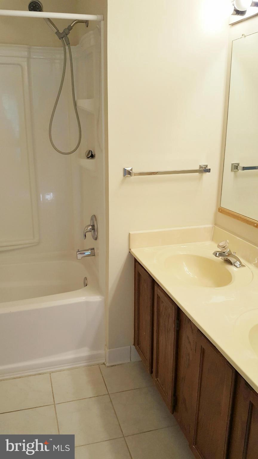 402 Club House Road Fredericksburg, VA 22406 - Photo 12 of 19 Bath