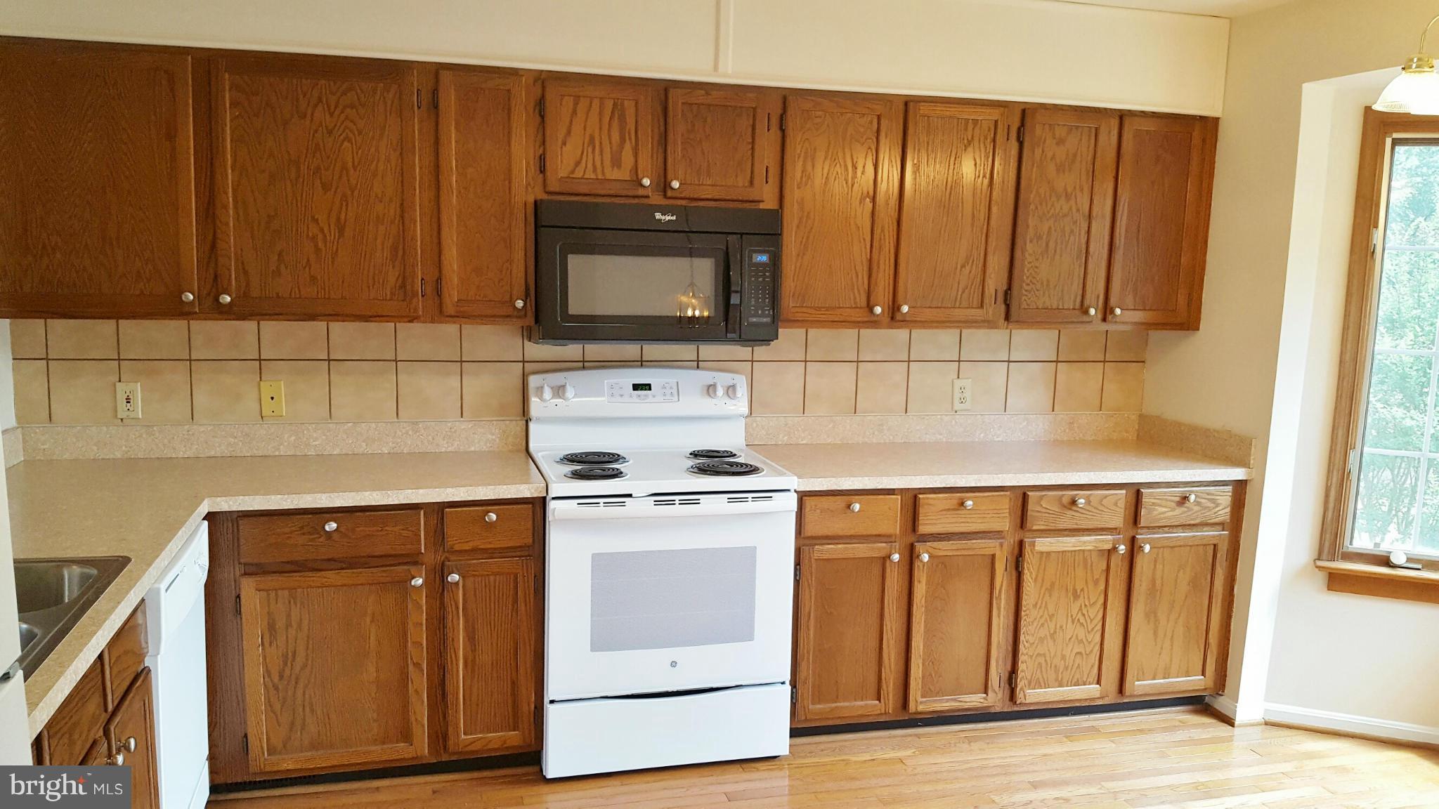 402 Club House Road Fredericksburg, VA 22406 - Photo 3 of 19 Kitchen