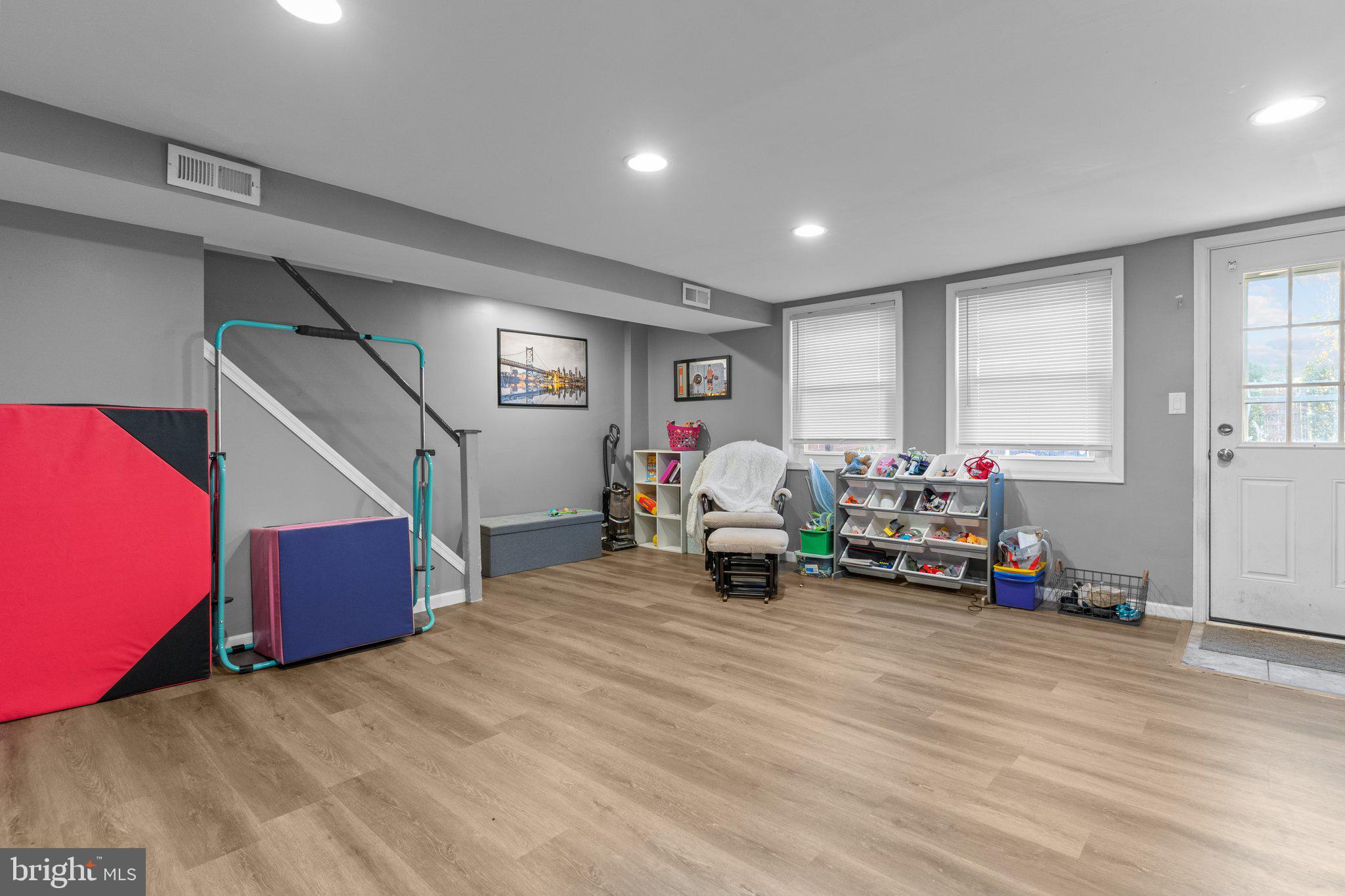 10230 West Keswick Road Philadelphia, PA 19114 - Photo 24 of 30 Gallery Image 24