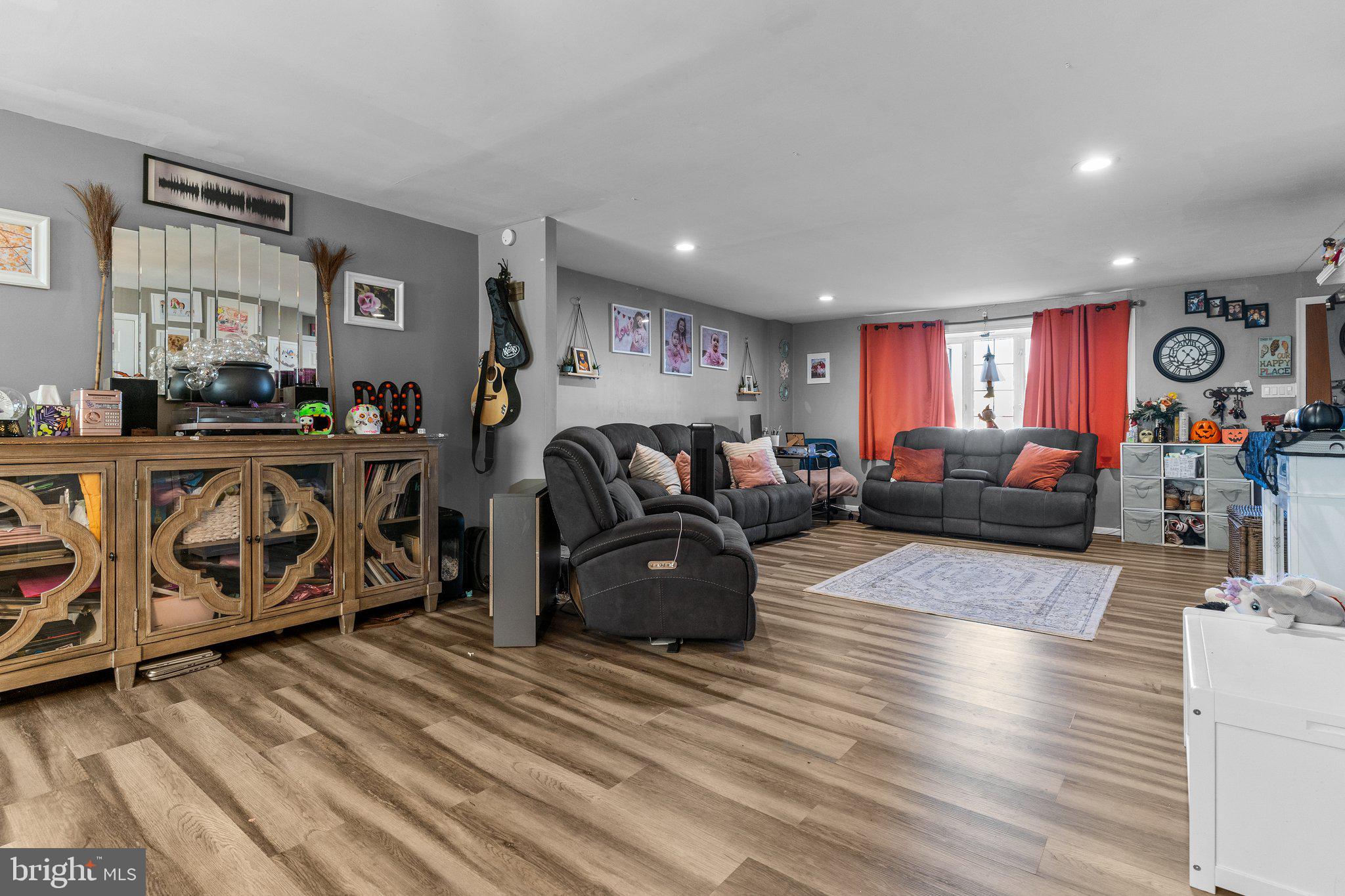 10230 West Keswick Road Philadelphia, PA 19114 - Photo 4 of 30 Gallery Image 4