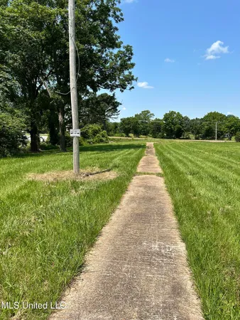 $430,000 | 5900 Hwy 305 Coldwater Ms 38618, Coldwater, MS 38618