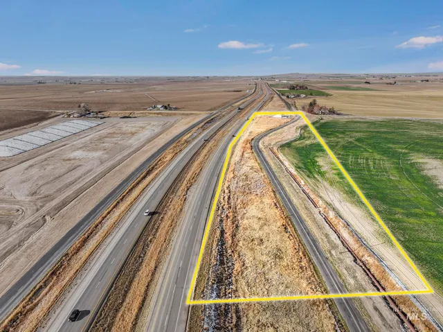 $435,000 | 2101 East 990th Street South, Hazelton, ID 83335