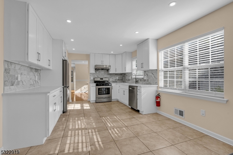 71 Nostrand Road Hillsborough, NJ 08844 - Photo 8 of 33