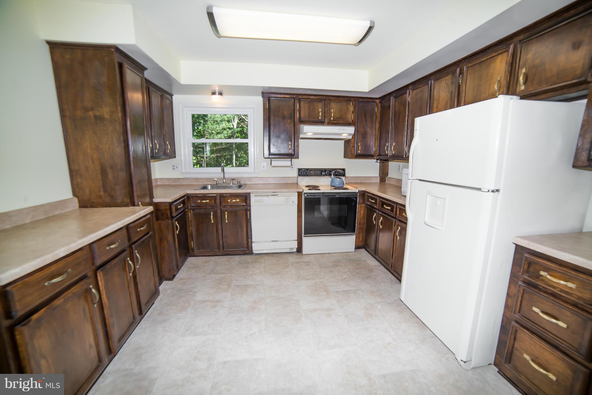 24115 New Mountain Road Aldie, VA 20105 - Photo 7 of 28 Kitchen