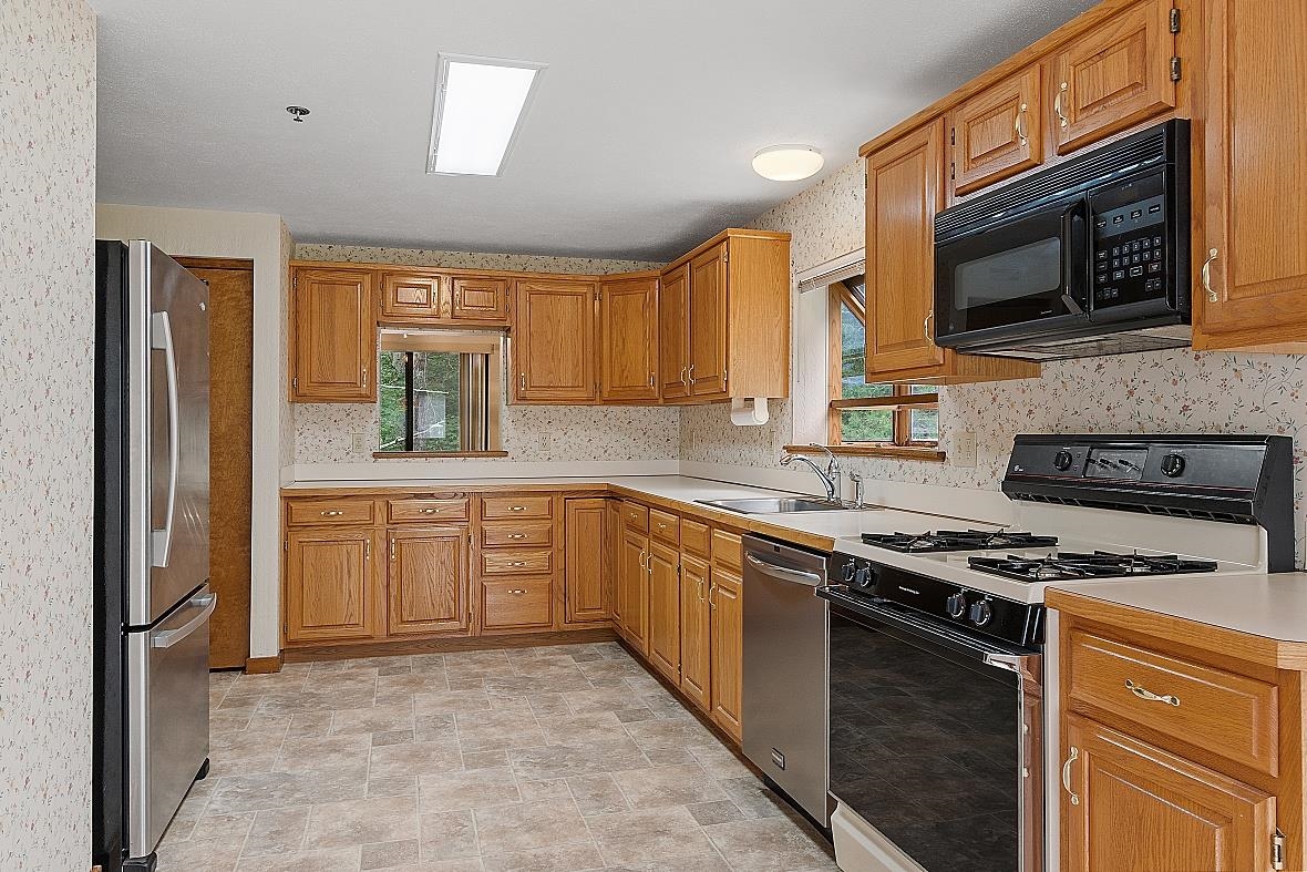 43 Bayberry Drive Atkinson, NH 03811 - Photo 27 of 40