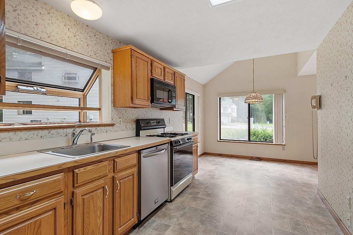 43 Bayberry Drive Atkinson, NH 03811 - Photo 28 of 40