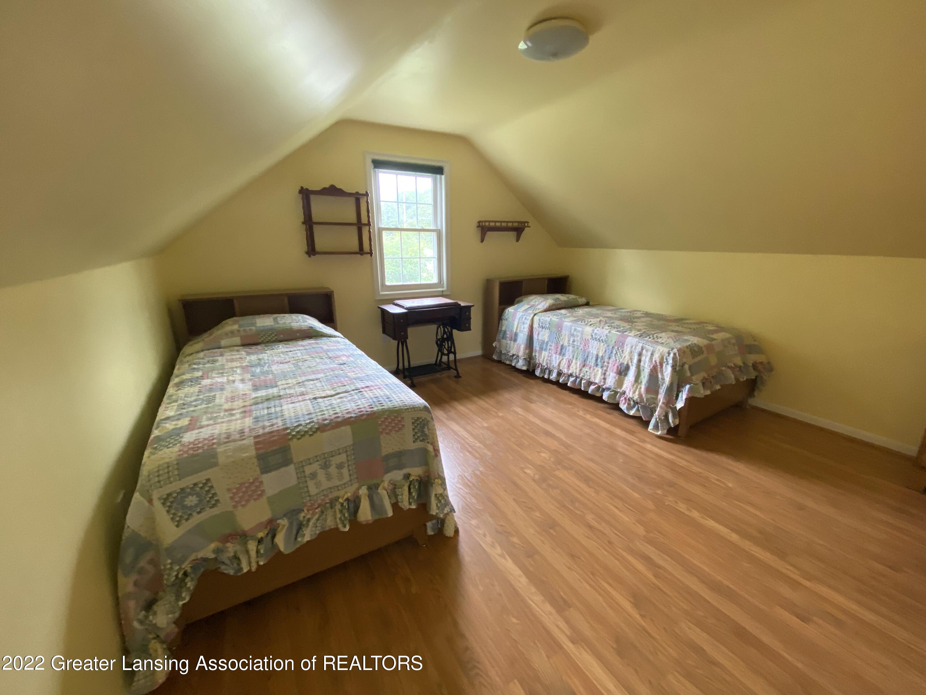 5716 Hilliard Road Lansing, MI 48911 - Photo 18 of 31 Bedroom 3
