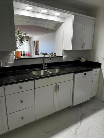 $289,000 | 100 Bluff View Drive, Unit 308A, Belleair Bluffs, FL 33770