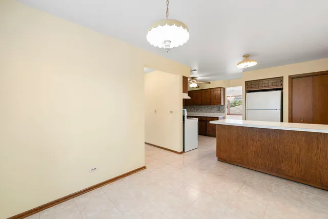 $2,450 | 8427 West Windsor Avenue, Unit 2, Chicago, IL 60656