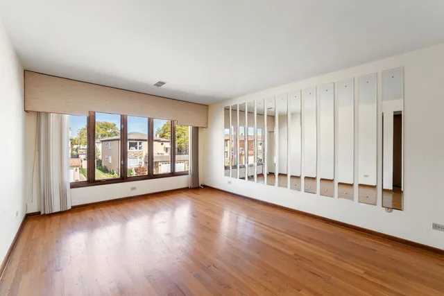 $2,450 | 8427 West Windsor Avenue, Unit 2, Chicago, IL 60656