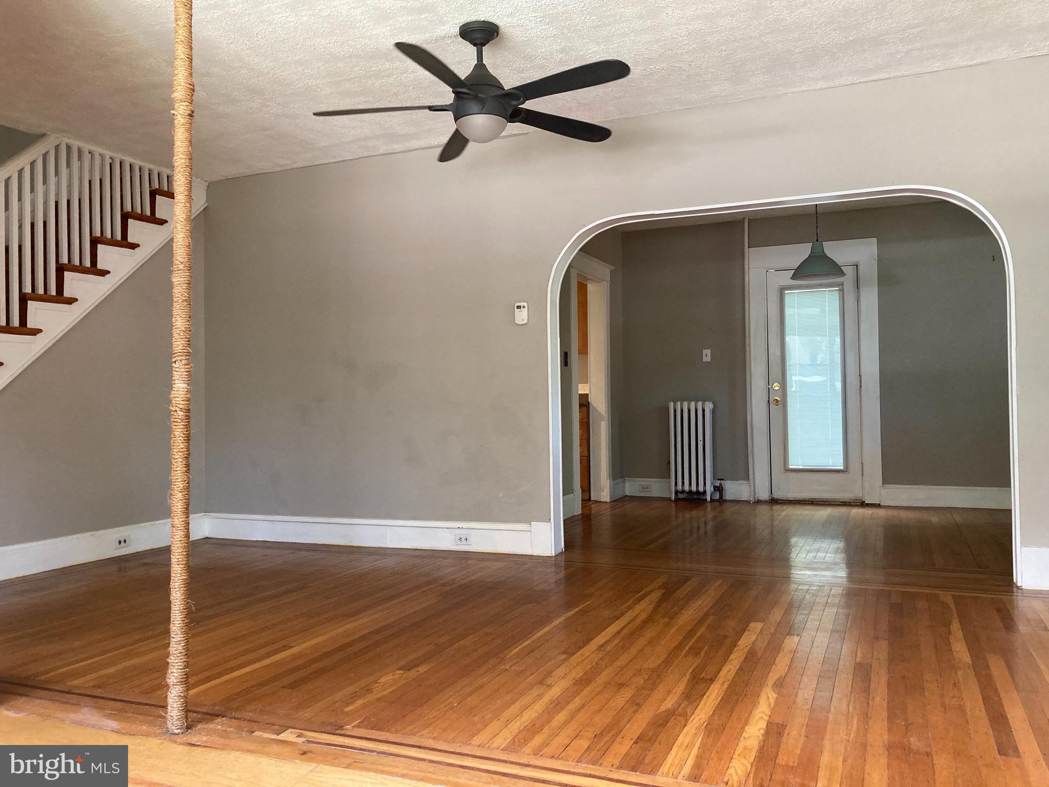 634 St Dunstans Road Baltimore, MD 21212 - Photo 6 of 47 Living room