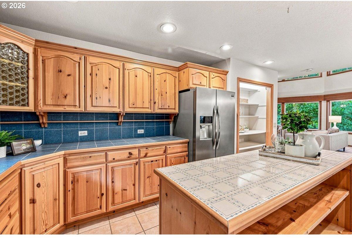 22560 Southwest Chapman Road Sherwood, OR 97140 - Photo 14 of 48 Kitchen