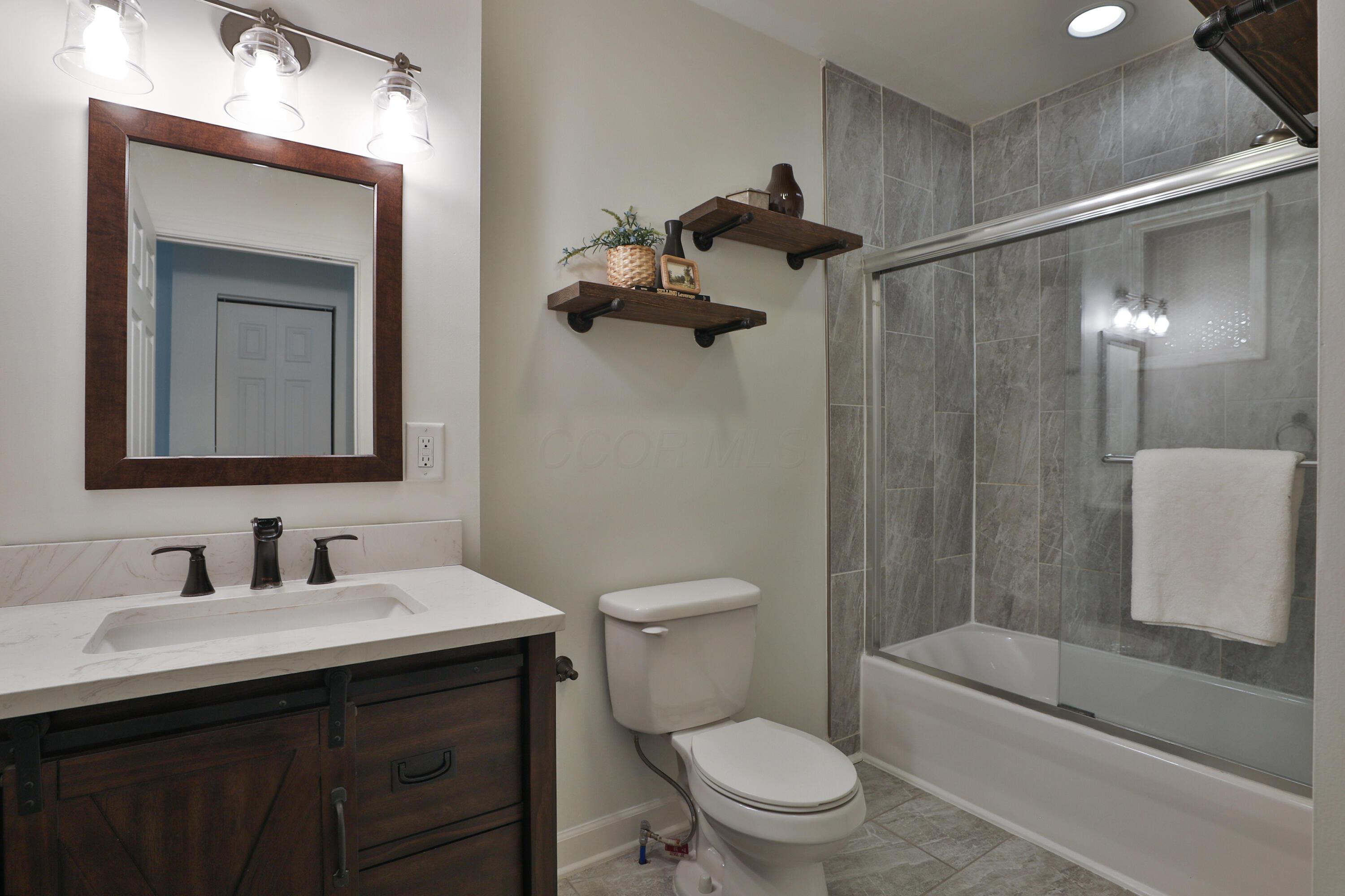 544 Berkeley Road Columbus, OH 43205 - Photo 26 of 50 Full Bath