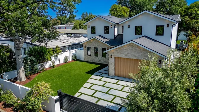 $2,890,000 | 22616 Hatteras Street, Woodland Hills, CA 91367
