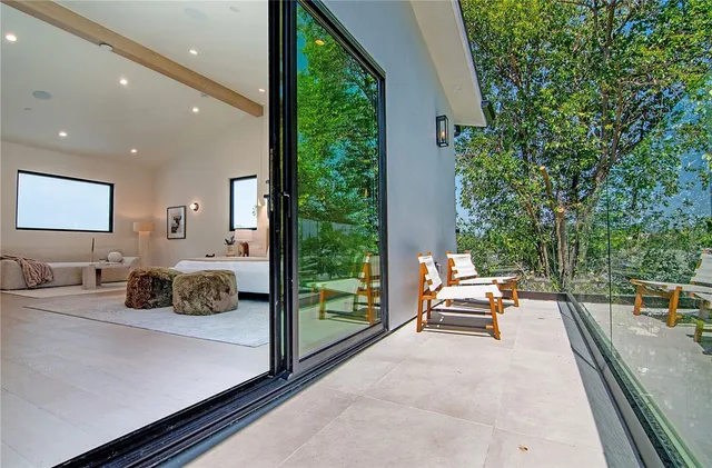 $2,890,000 | 22616 Hatteras Street, Woodland Hills, CA 91367