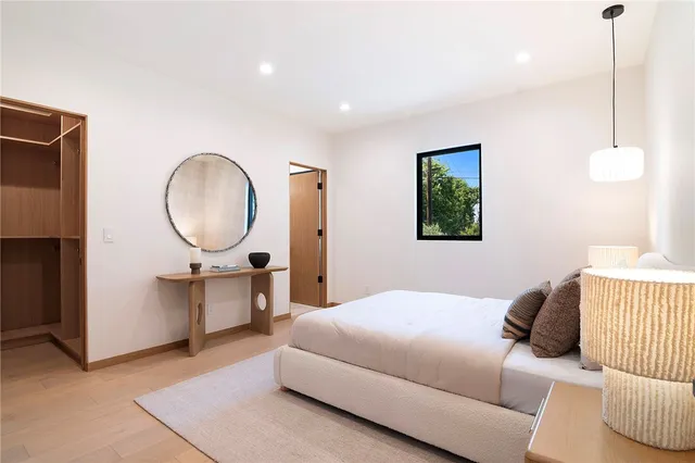 $2,890,000 | 22616 Hatteras Street, Woodland Hills, CA 91367