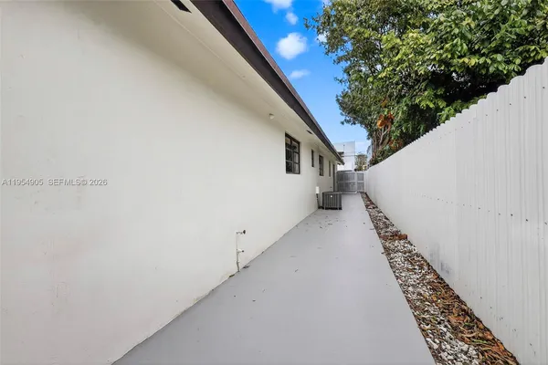 $3,700 | 1632 Southwest 19th Terrace, Miami, FL 33145
