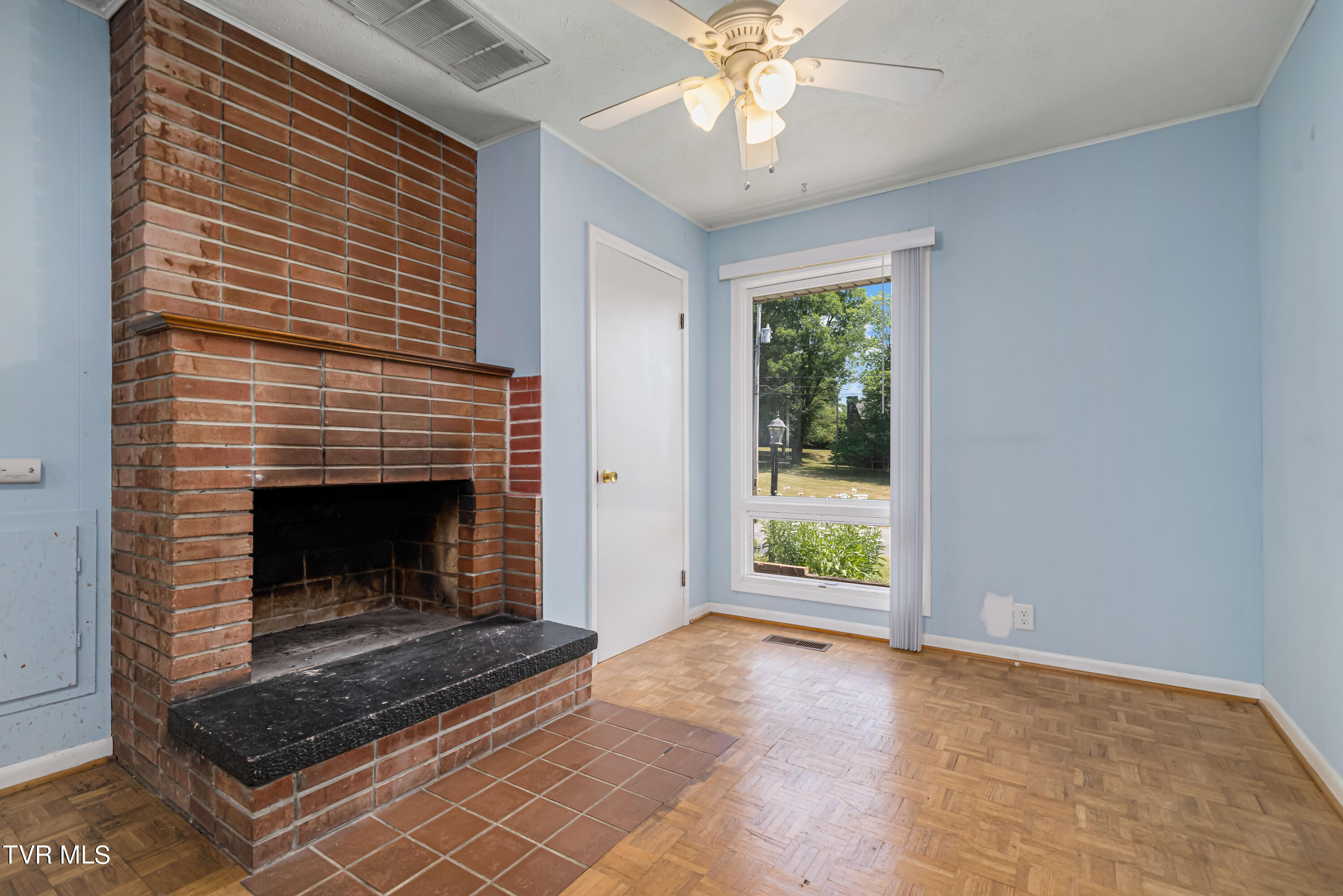 128 Rolling Acres Drive Gray, TN 37615 - Photo 25 of 51 128 Rolling Acres Dr (35 of 51)