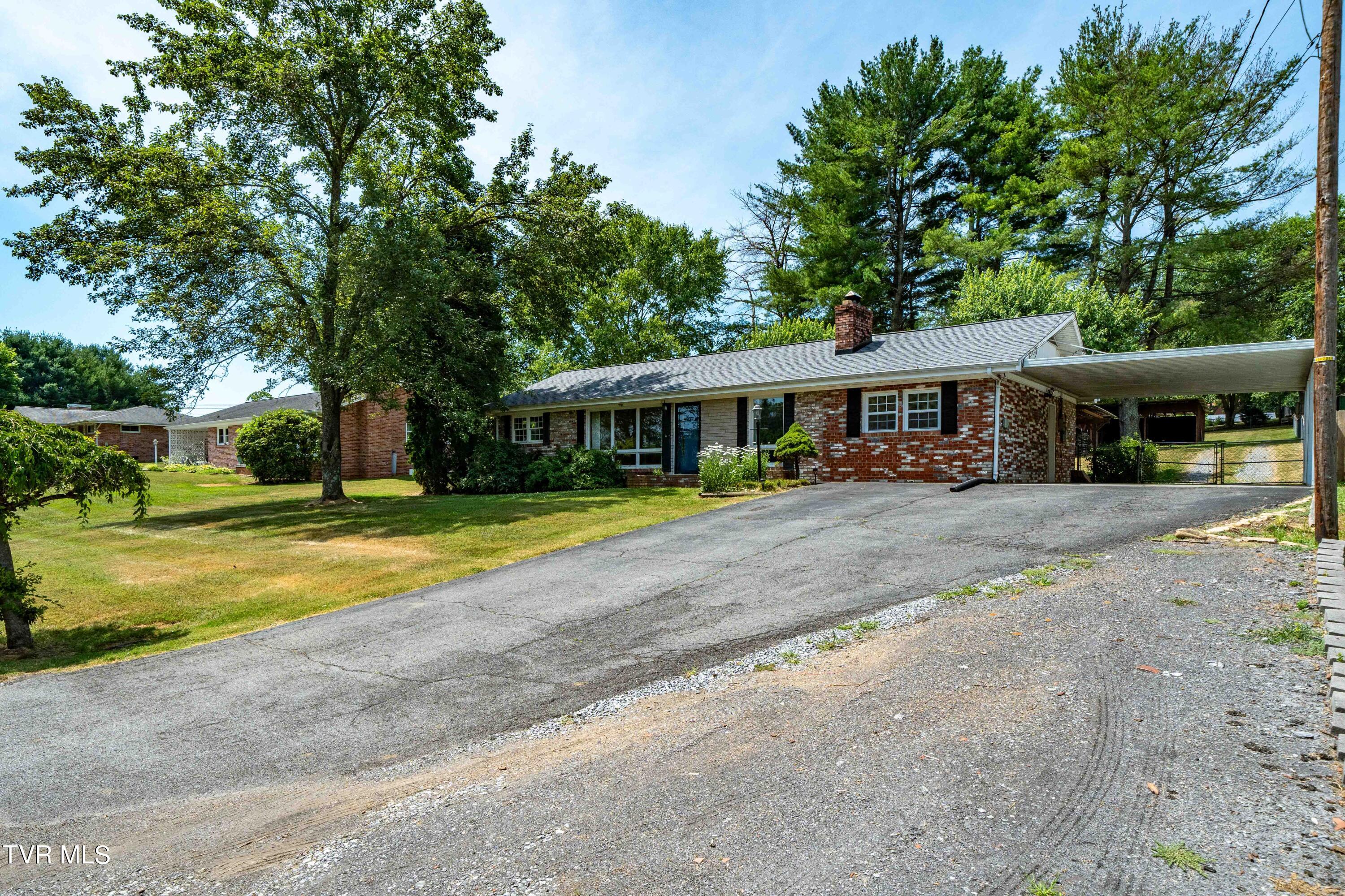 128 Rolling Acres Drive Gray, TN 37615 - Photo 3 of 51 128 Rolling Acres Dr (3 of 51)