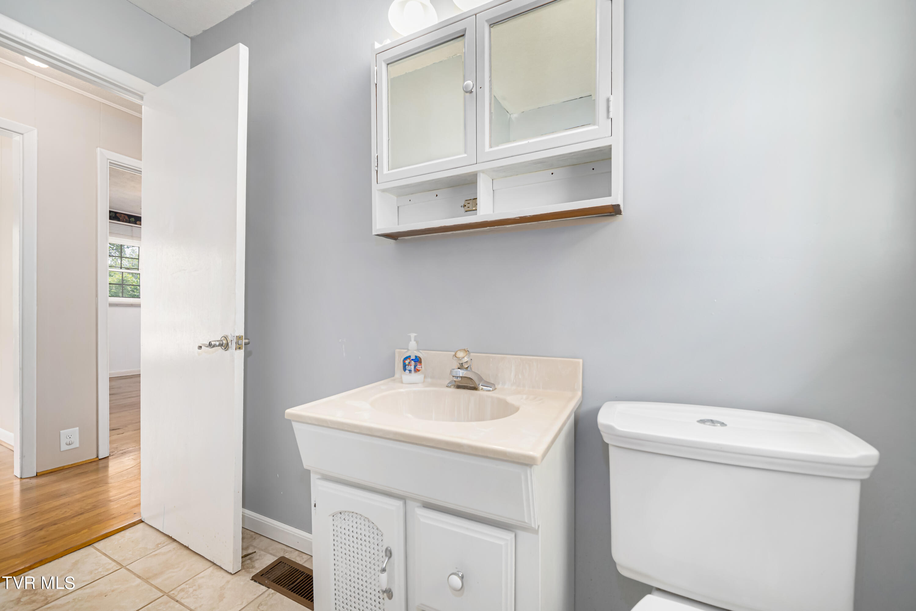 128 Rolling Acres Drive Gray, TN 37615 - Photo 35 of 51 128 Rolling Acres Dr (45 of 51)