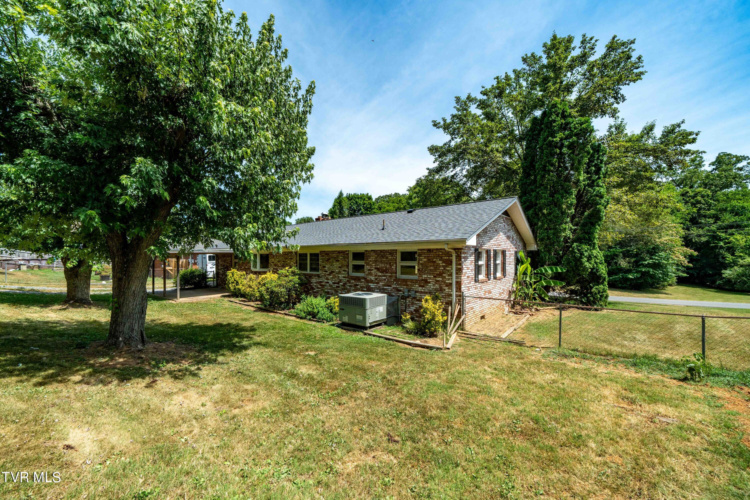 128 Rolling Acres Drive Gray, TN 37615 - Photo 50 of 51 128 Rolling Acres Dr (15 of 51)