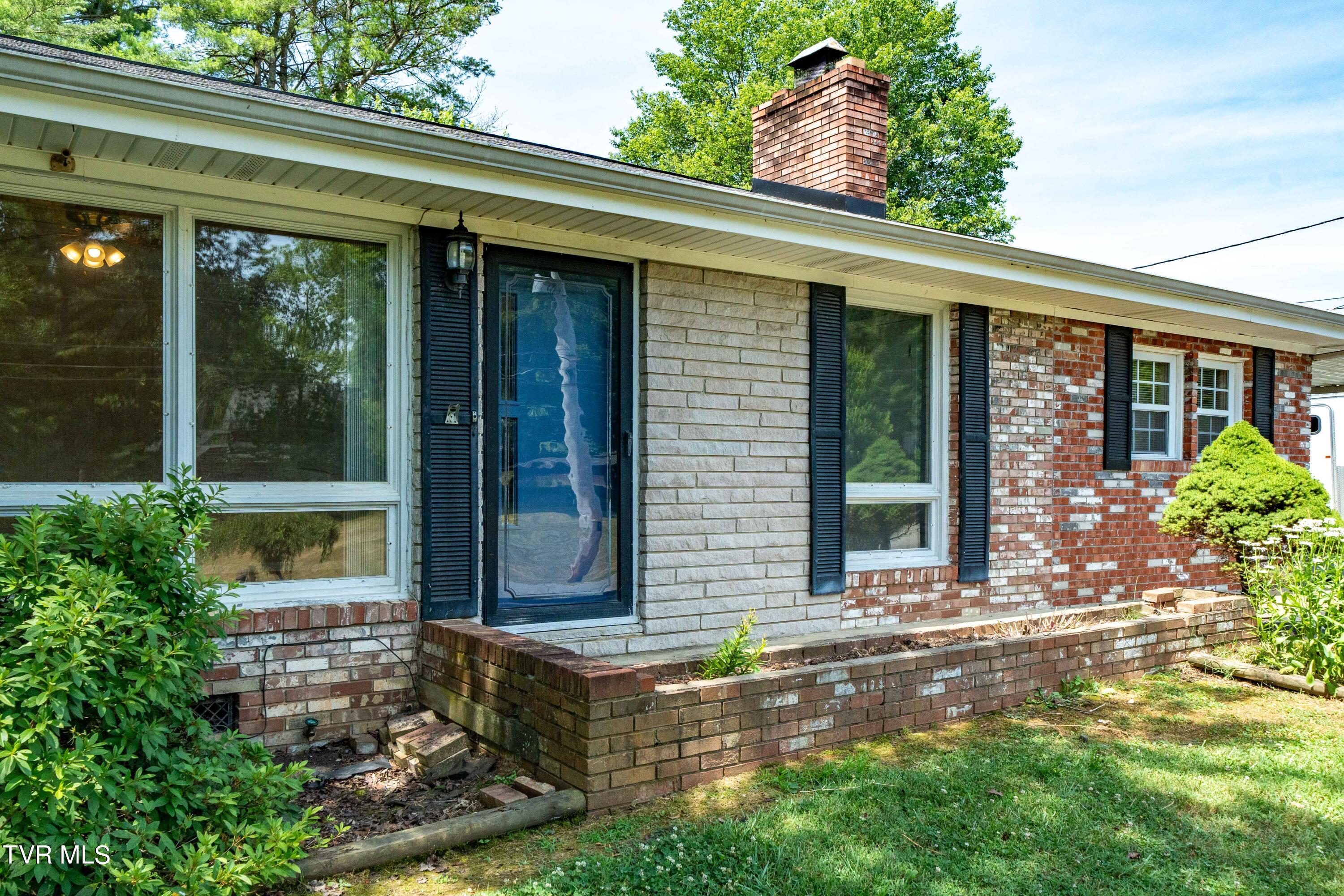 128 Rolling Acres Drive Gray, TN 37615 - Photo 5 of 51 128 Rolling Acres Dr (5 of 51)
