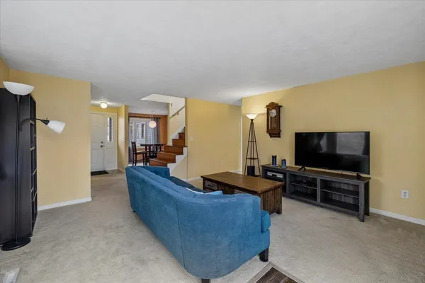$415,000 | 6 Duckford Circle, Unit 19, Nashua, NH 03063