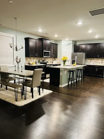 $2,450 | 410 Prestige Court, Pleasant View, TN 37146