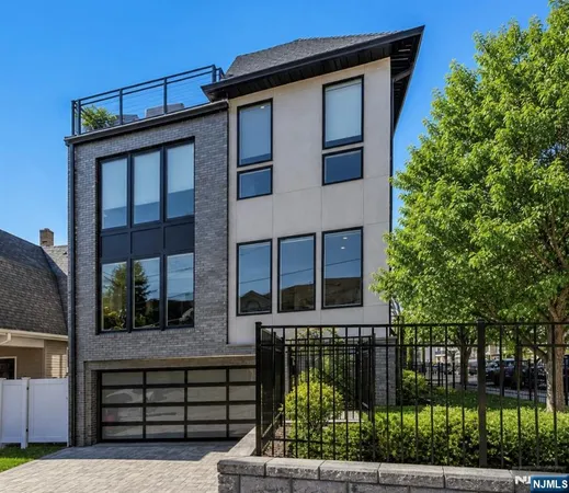 $7,500 | 38 Hilliard Avenue, Unit 1, Edgewater, NJ 07020