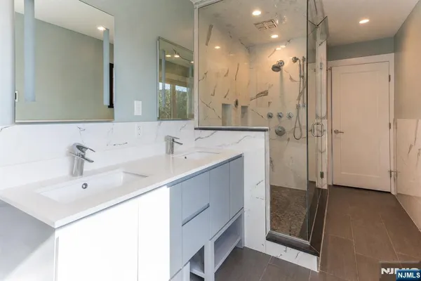 $7,500 | 38 Hilliard Avenue, Unit 1, Edgewater, NJ 07020