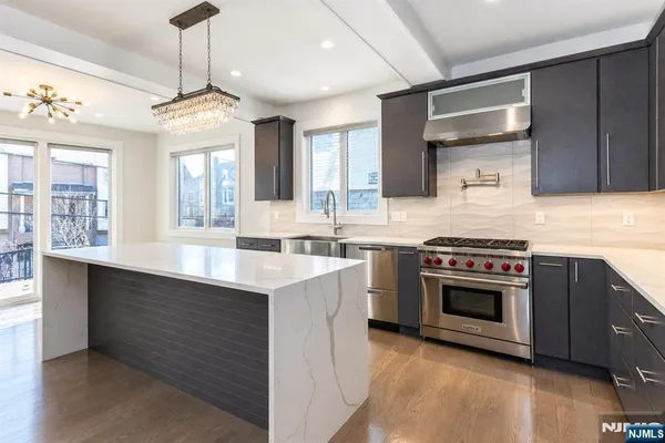 $7,500 | 38 Hilliard Avenue, Unit 1, Edgewater, NJ 07020