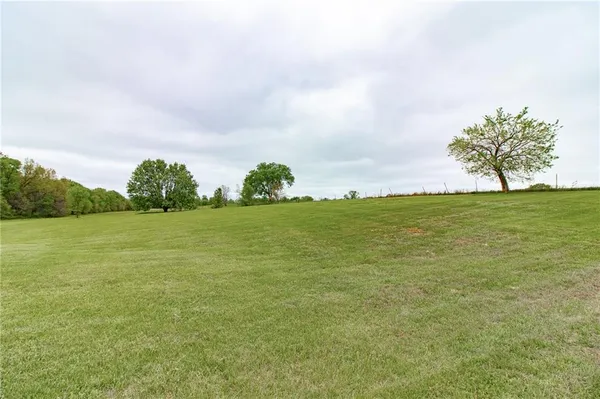 $397,900 | 250 Northwest 450 Road, Warrensburg, MO 64093