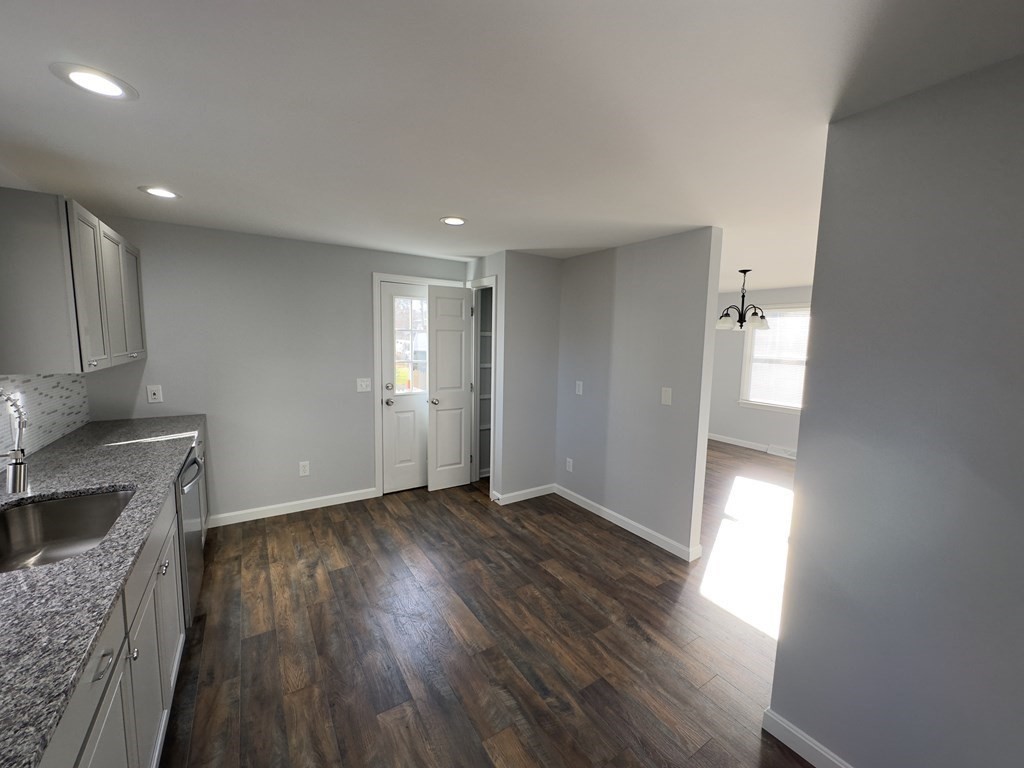17 Champlain Street Springfield, MA 01151 - Photo 11 of 35 Gallery Image 11
