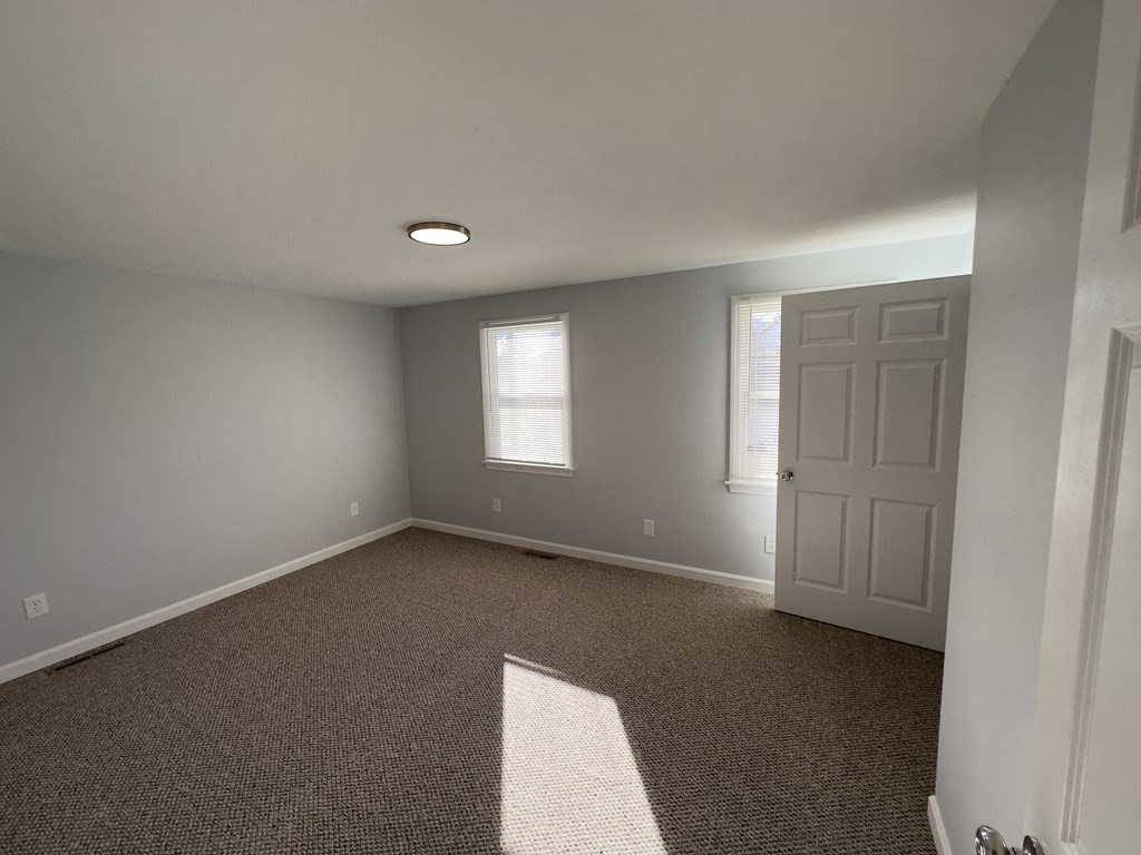 17 Champlain Street Springfield, MA 01151 - Photo 16 of 35 Gallery Image 16