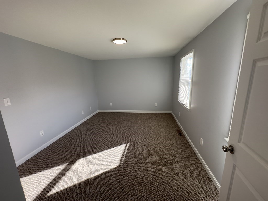 17 Champlain Street Springfield, MA 01151 - Photo 17 of 35 Gallery Image 17