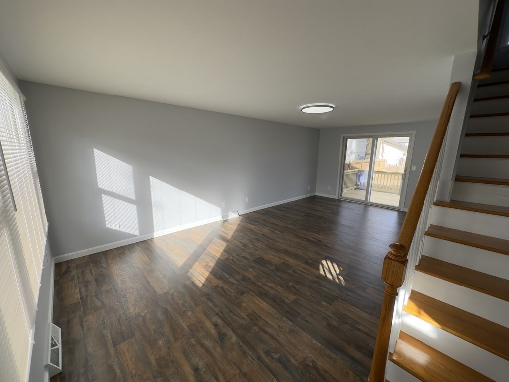 17 Champlain Street Springfield, MA 01151 - Photo 3 of 35 Gallery Image 3