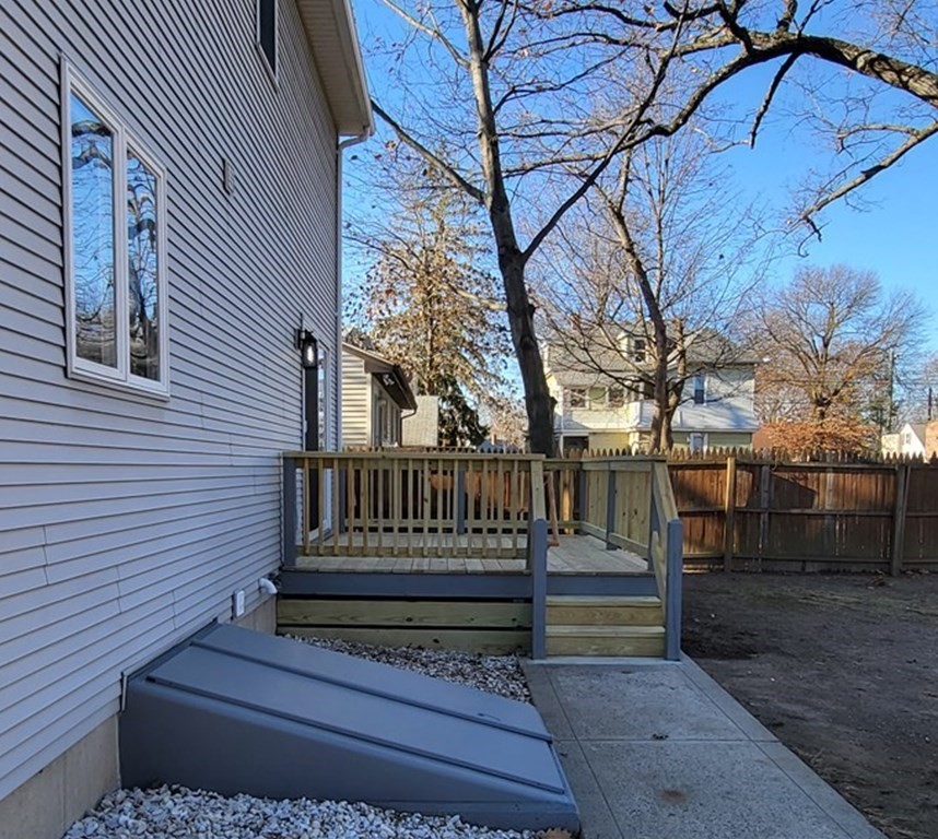 17 Champlain Street Springfield, MA 01151 - Photo 35 of 35 Gallery Image 35