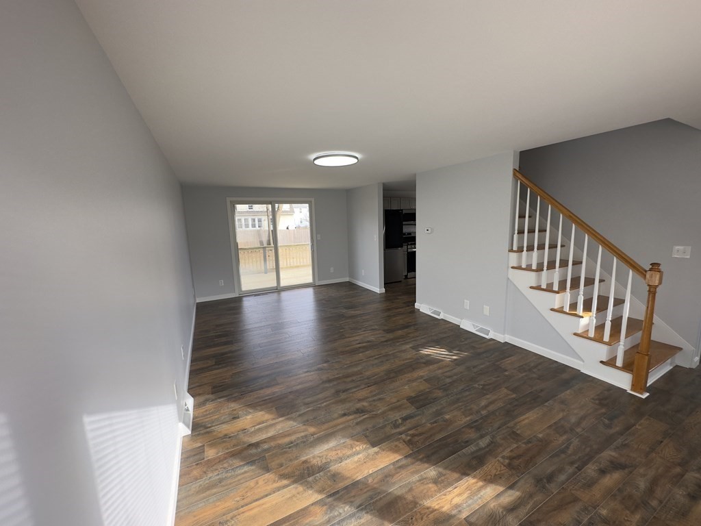 17 Champlain Street Springfield, MA 01151 - Photo 4 of 35 Gallery Image 4