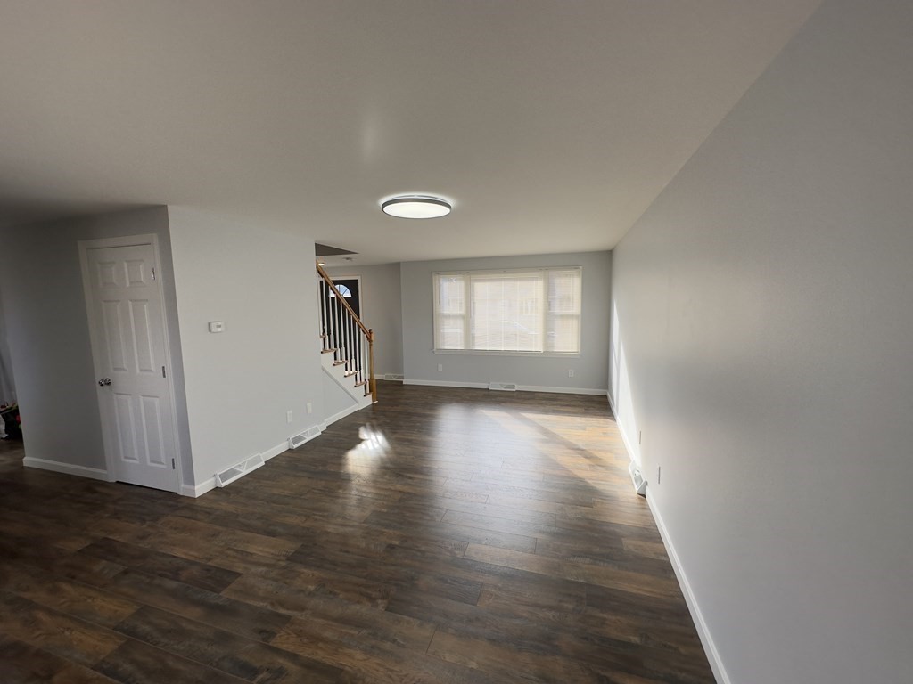17 Champlain Street Springfield, MA 01151 - Photo 6 of 35 Gallery Image 6