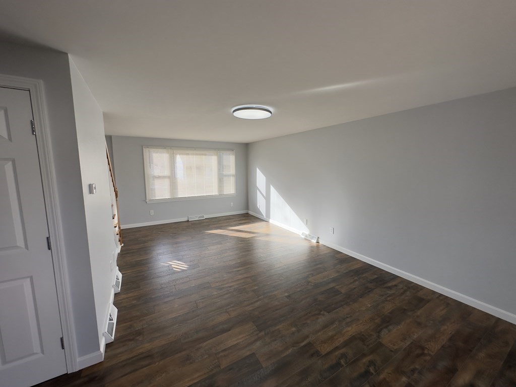 17 Champlain Street Springfield, MA 01151 - Photo 7 of 35 Gallery Image 7